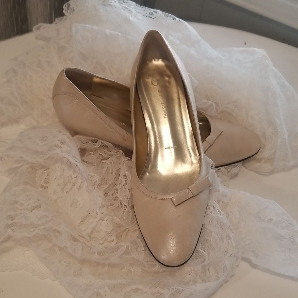Vintage St. John Beige Leather Pumps Women’s 7.5 B Baige 2" heel